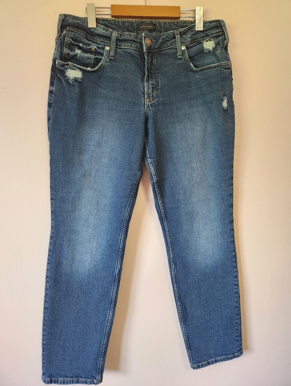 Silver Jeans Co. Boyfriend Distressed Mid Wash Denim Jeans W33 L29 Like New